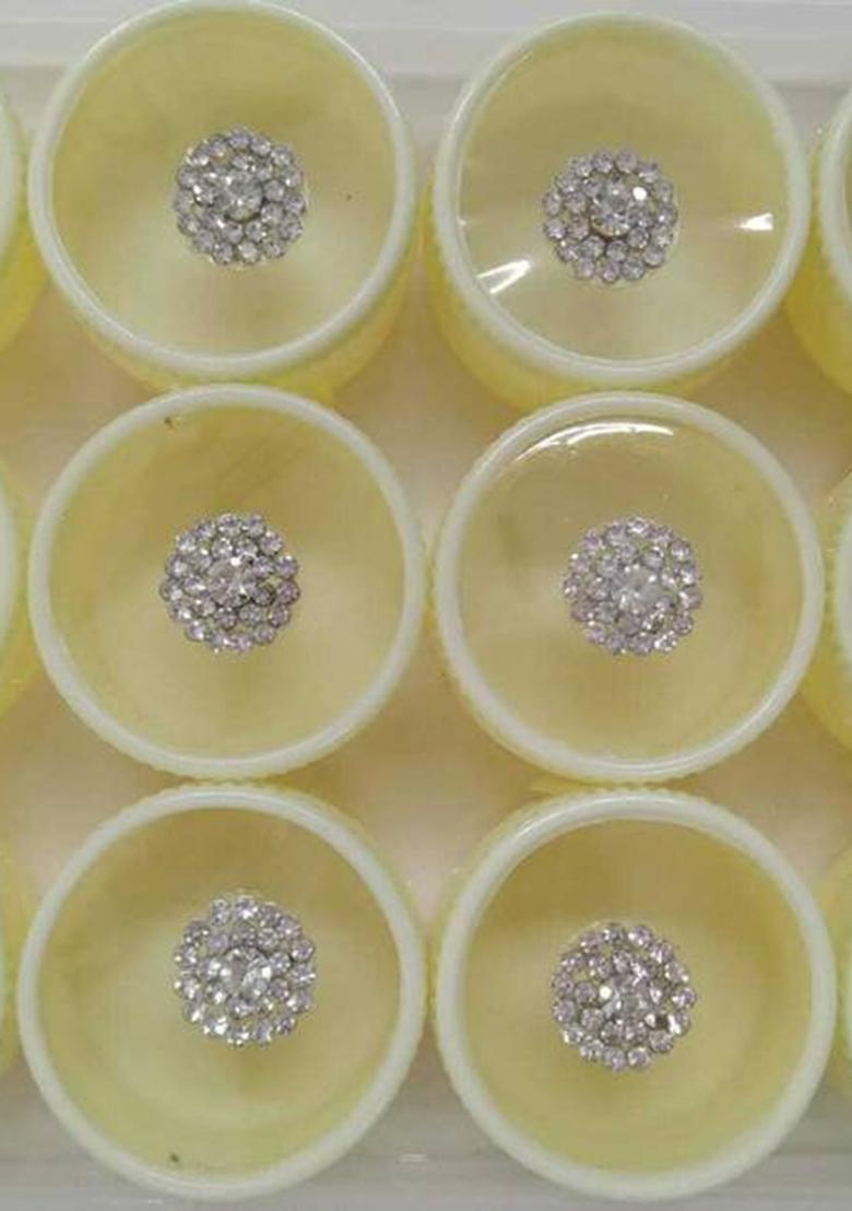 White Fancy Bindi Set - Indya