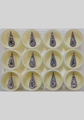 White Fancy Bindi Set