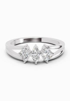 14Kt White Gold Lab Grown Diamond 0.14 Carat Round Shape Diamond Cluster Ring for Women