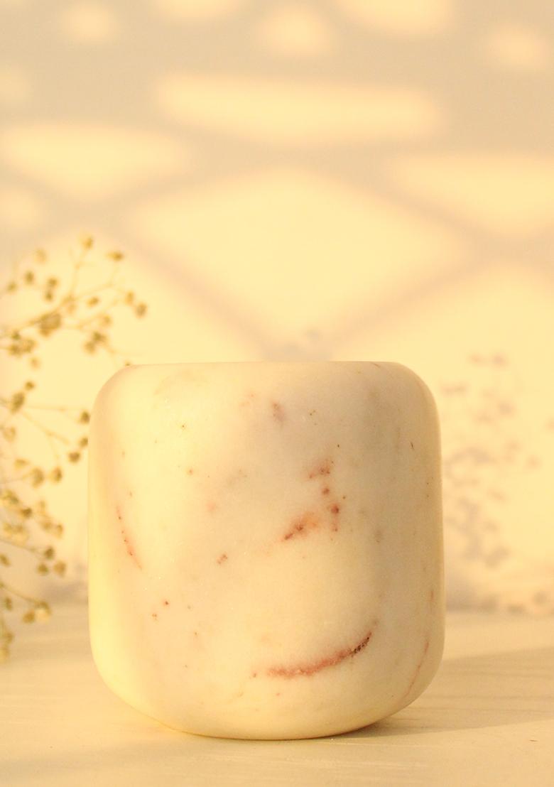 White Indian Marble Aromatic Carrara Candle