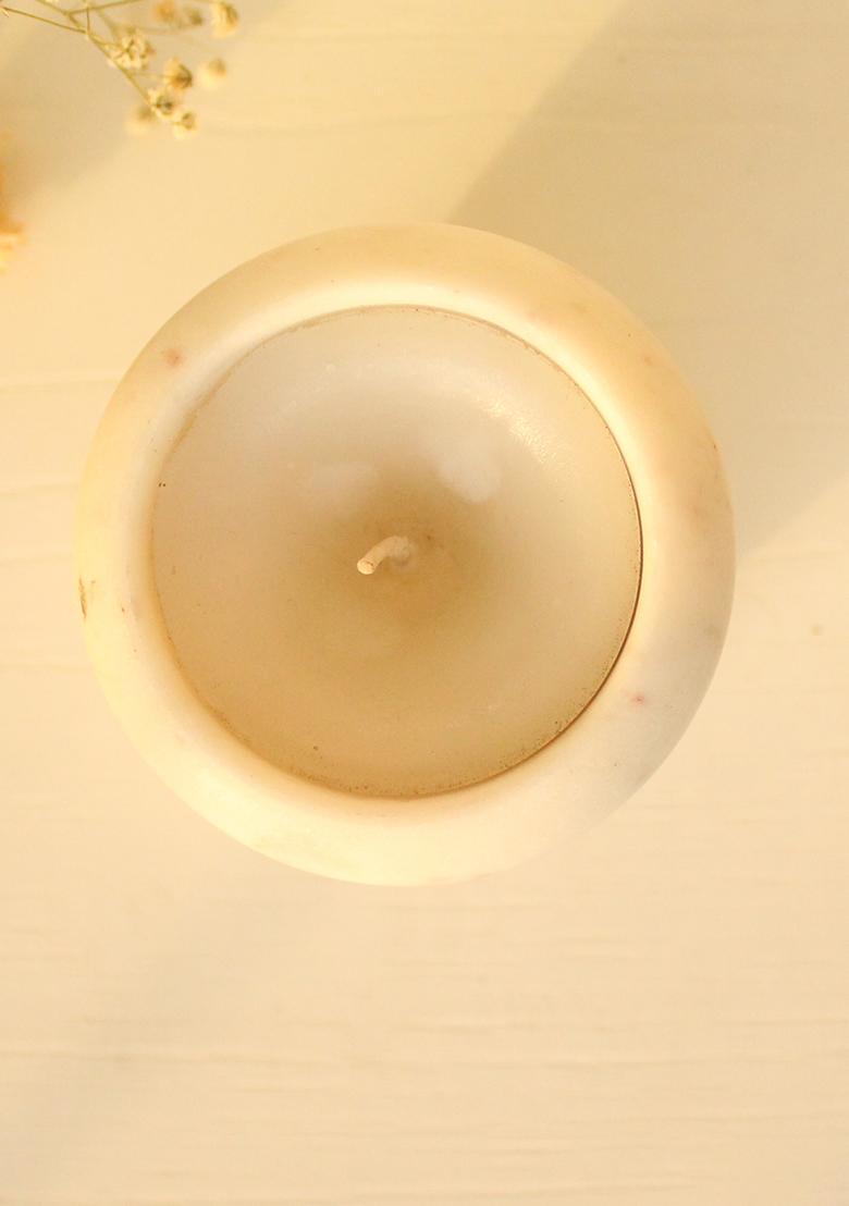 White Indian Marble Aromatic Carrara Candle
