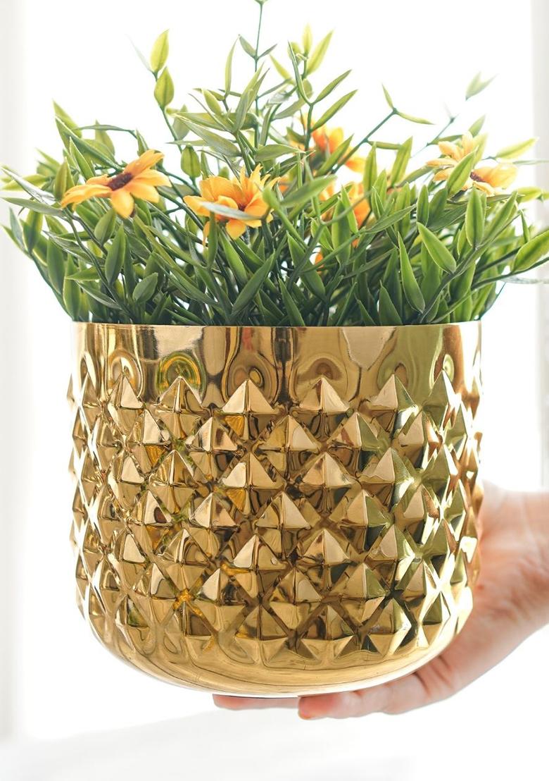 Gold Metal Pineapple Design Planter(Set Of 2)
