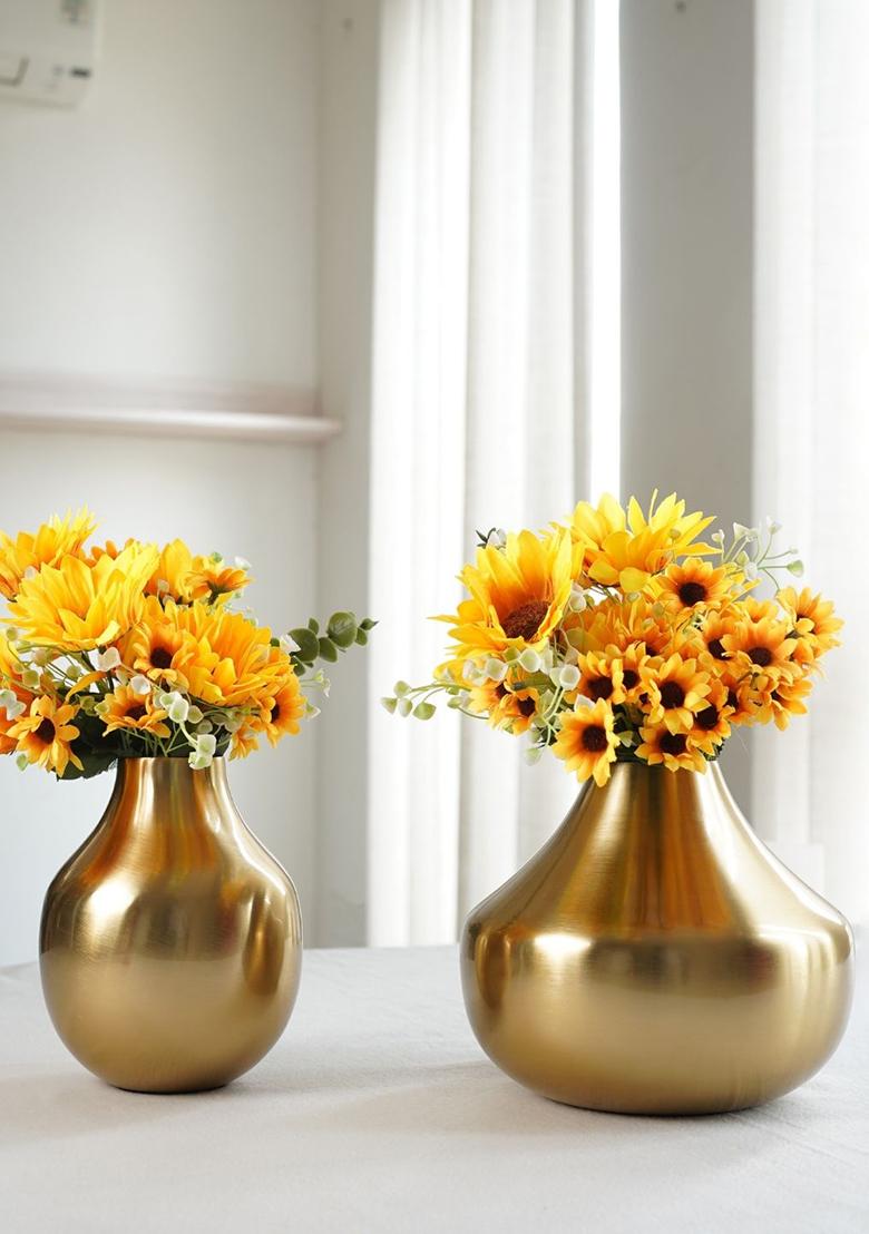 Gold Golden Metal Flower Vase Elegant Finish (Set Of 2)