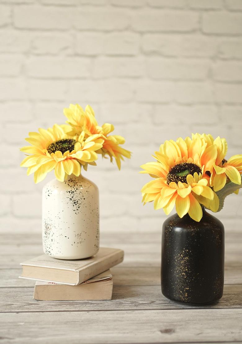 White And Black Metal Flower Vase (Set Of 2)