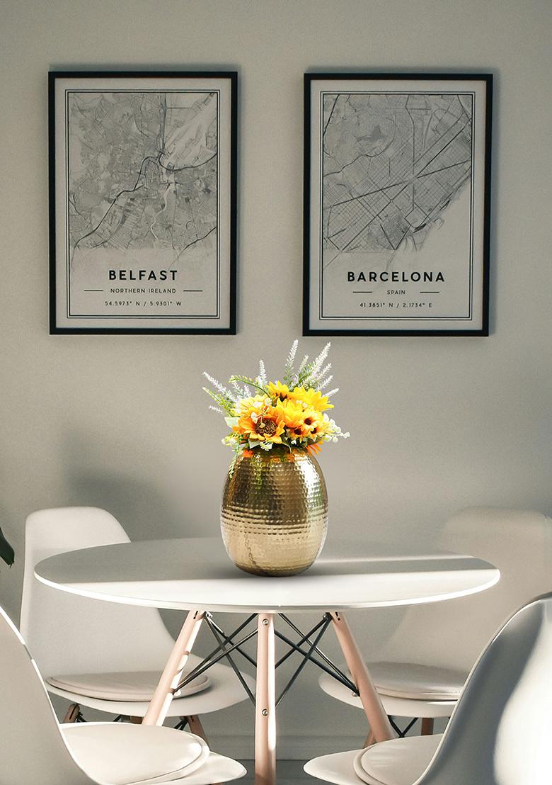 Gold Meal Hammered Flower Oval Vase Gold