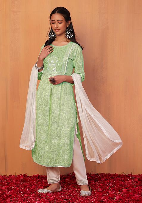 Green Bandhani Print Cotton Kurta With Pants And Chiffon Dupatta (Set of 3)
