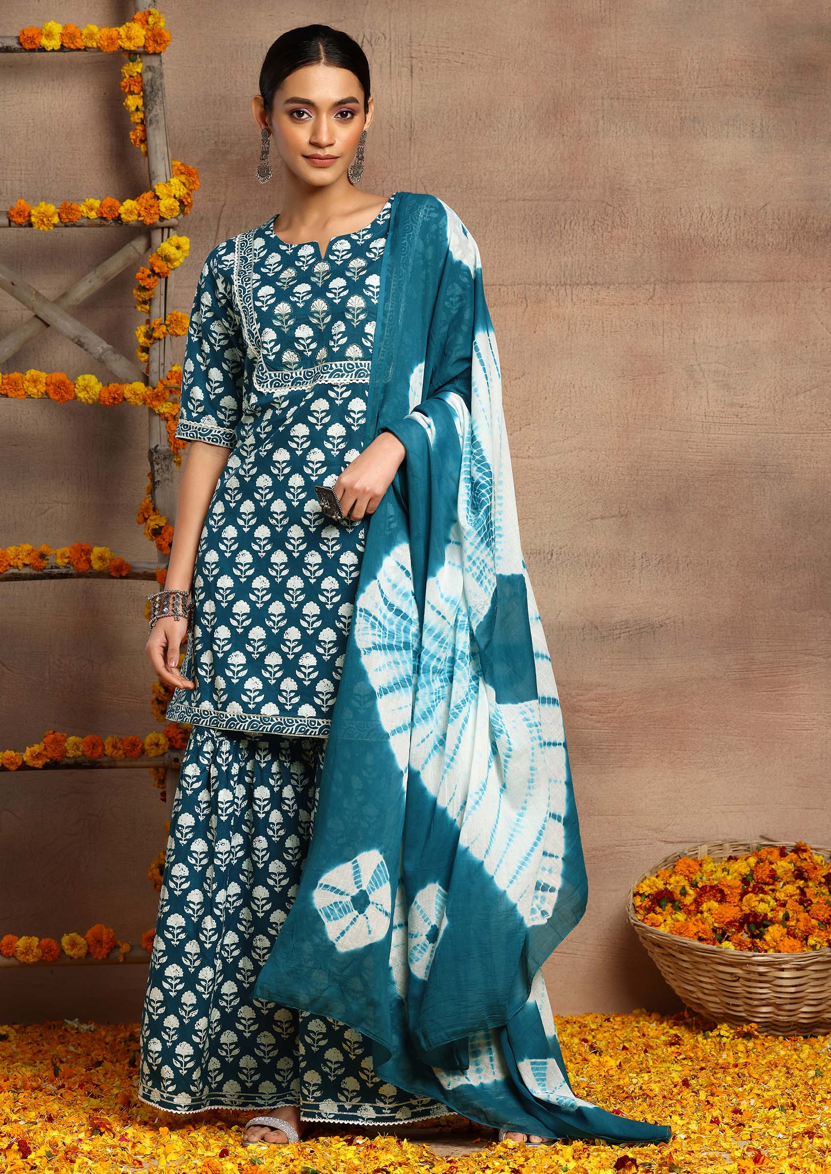 Buy Women Teal Blue Floral Print Cotton Kurta With Pants And Dupatta (Set  Of 3) - Feed-Kurta-Sets - Indya