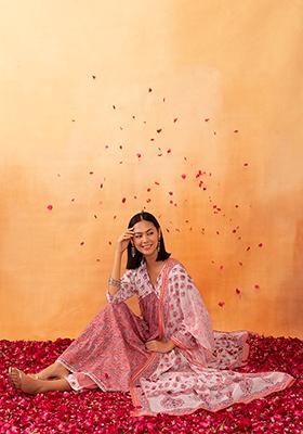 Ivory And Peach Floral Jaal Print Cotton Kurta With Pants And Dupatta (Set of 3)