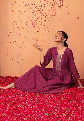 Pink Striped Muslin Kurta And Pants (Set of 2)