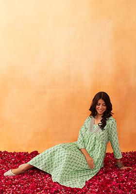 Pastel Green Floral Boota Print Cotton Kurta And Pants (Set of 2)