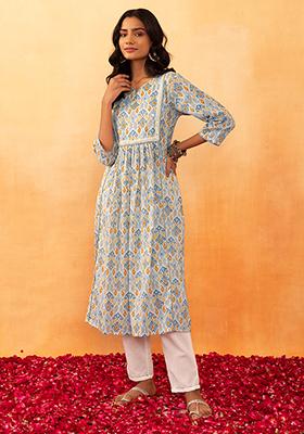 Off White Ikat Print Cotton Kurta And Pants (Set of 2)