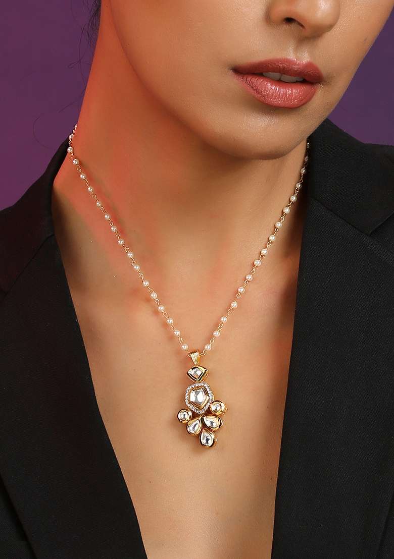 Gold Finish Kundan Floral Pendant Necklace - Indya