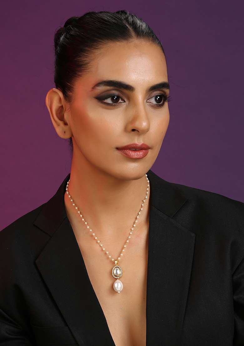 Gold Tone Kundan And Pearl Pendant Necklace - Indya