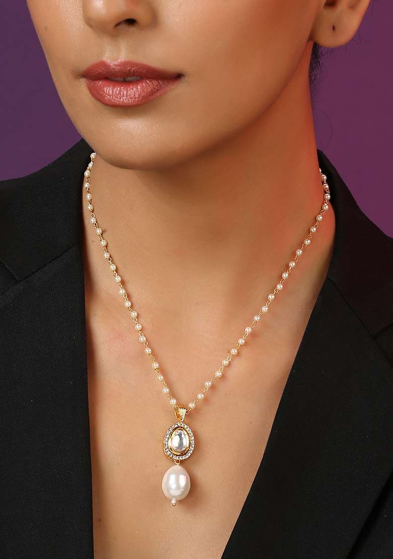 Gold Tone Kundan And Pearl Pendant Necklace - Indya