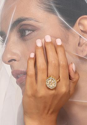 Gold Tone Kundan Ring