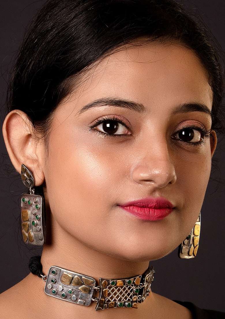 Silver Tone Mirror Work Brass Necklace And Earrings Set - Indya