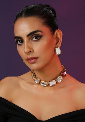 Gold Finish Kundan Choker Set With Earrings