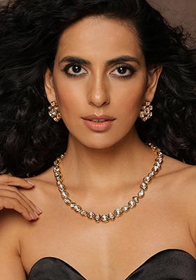 Gold Finish Kundan Necklace Set With Stud Earrings