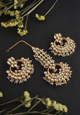 White Gold Tone Kundan Maangtika With Earrings