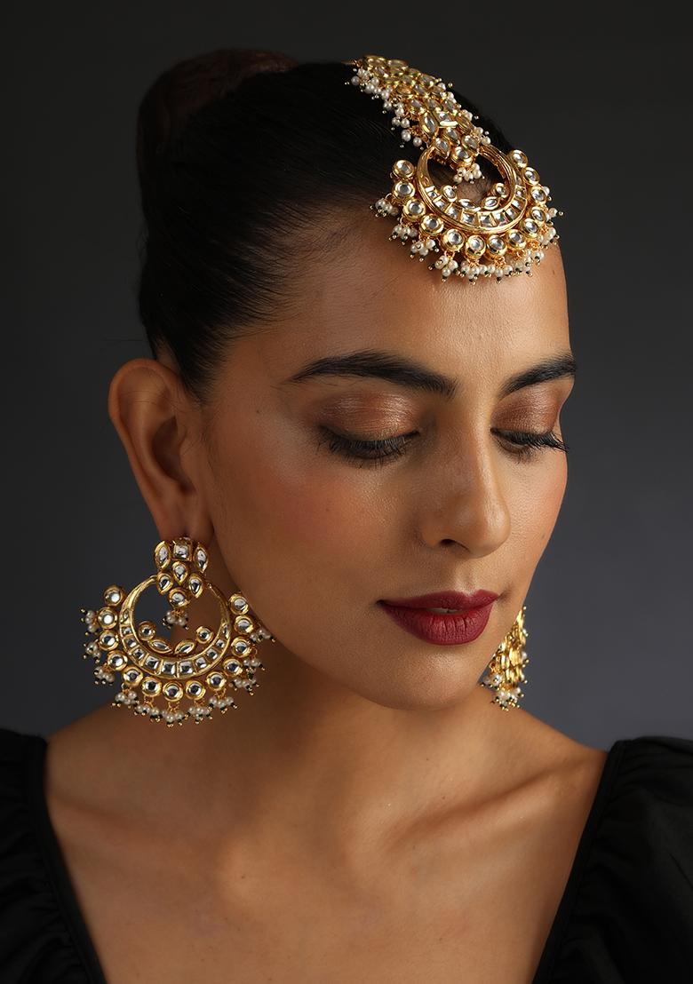 White Gold Tone Kundan Maangtika With Earrings