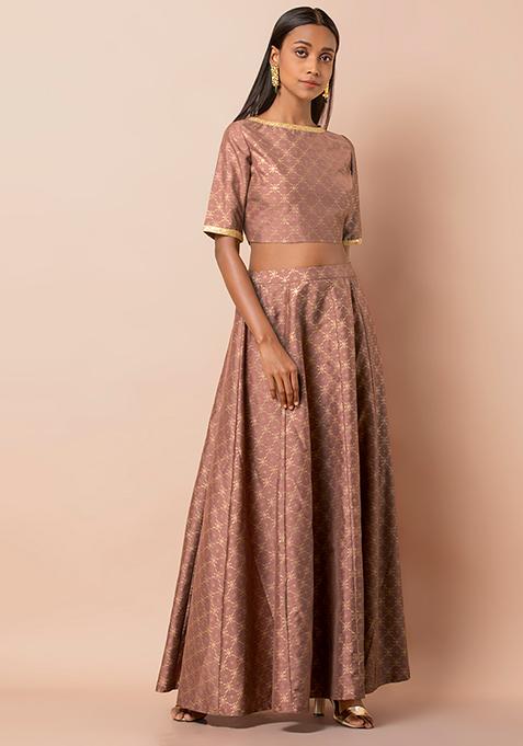 maroon maxi skirt outfit