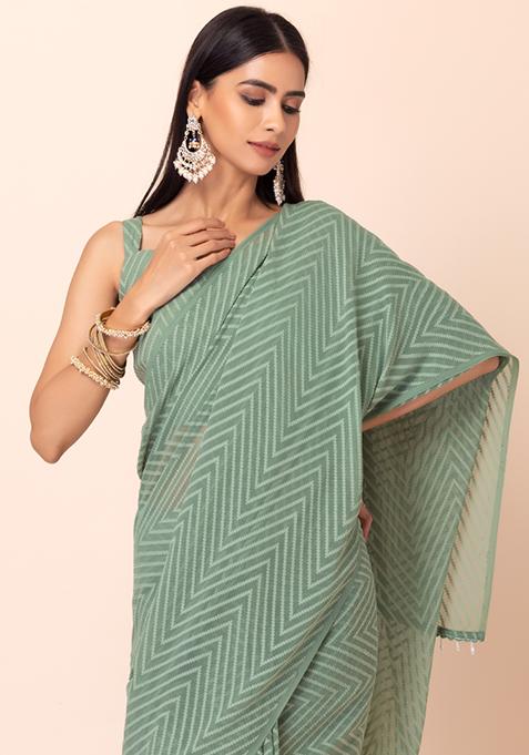 Women Green Silk Blend Digital Print Saree With Unstitched Blouse