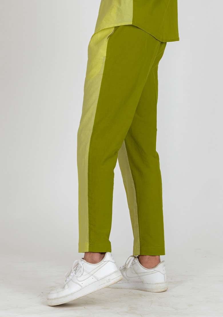 Green Colour Blocked Tropical Travel Pajama For Men - Indya