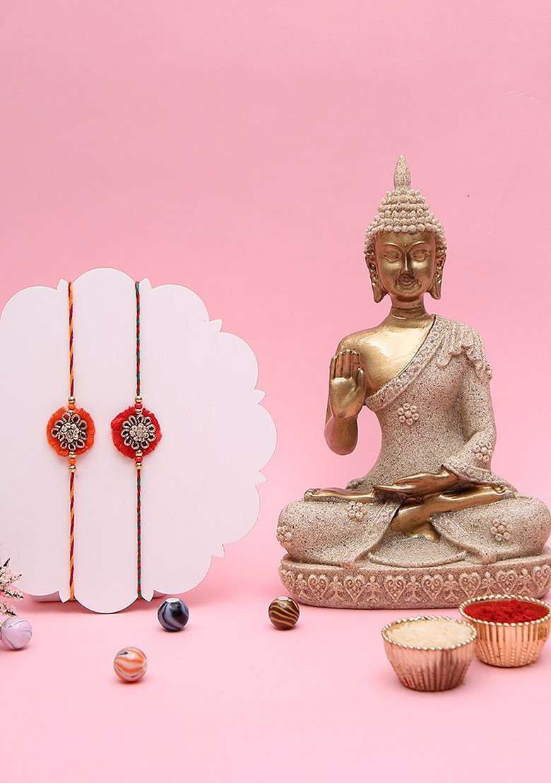 Red 5Pcs Thread Rakhi Gift Set - Indya
