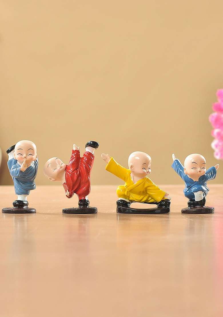 Red 7Pcs Thread Rakhi With Buddha Gift Set - Indya