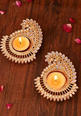 Gold L American Diamond Studded Paisley Kundan Tealight Set Thread Rakhi