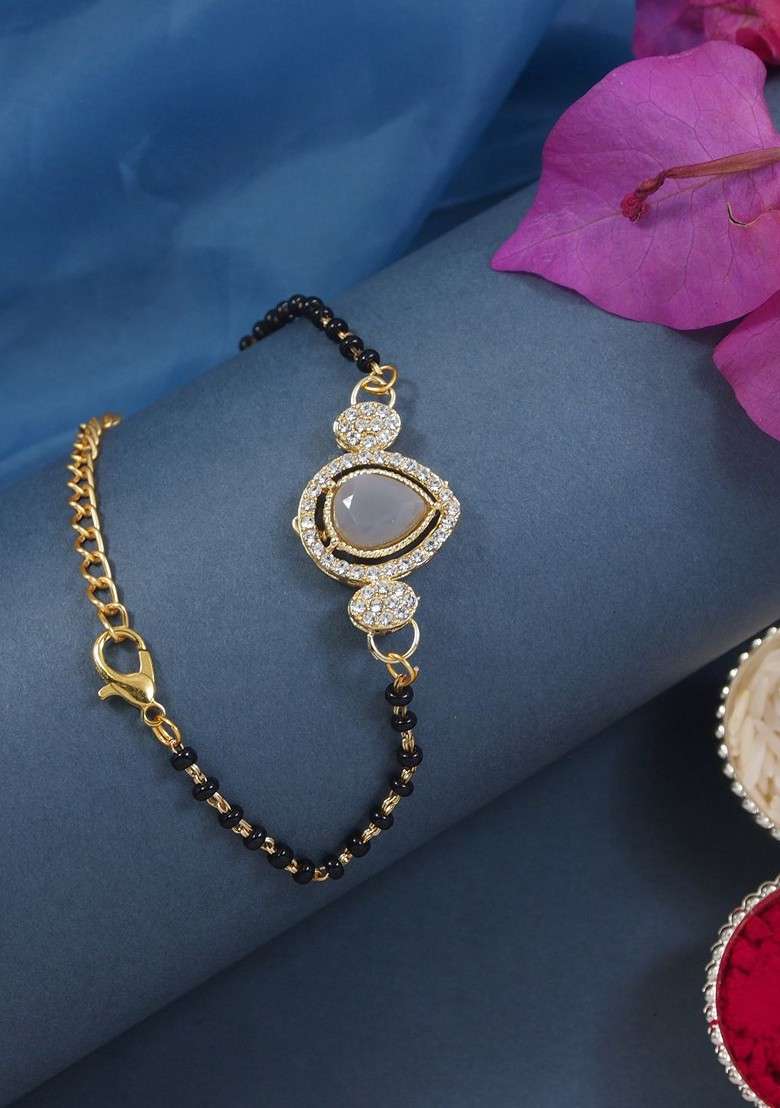 Kundan Studded Bhaiya Bhabhi Thread Rakhi With Roli Chawal And Greeting Card - Indya