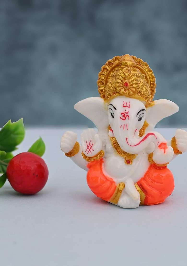 Red And Gold Toned Pack Of 4 Rakhi Greeting Card And Ganeshji Idol - Indya