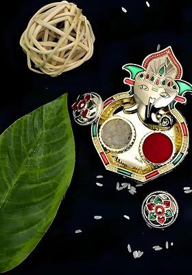 Rakhi Combo For Brother With Dish Roli And Chaval Coin And Greeting Card