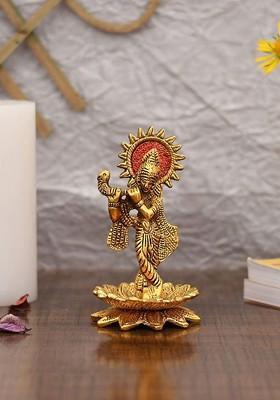 7 Pcs Rakhi With Showpiece And Tilak With Greetingcard