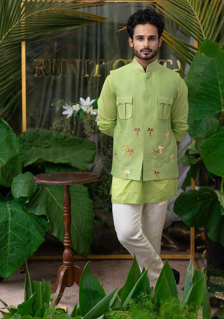 Green Palm Tree Embroidered Bundi Jacket For Men - Indya
