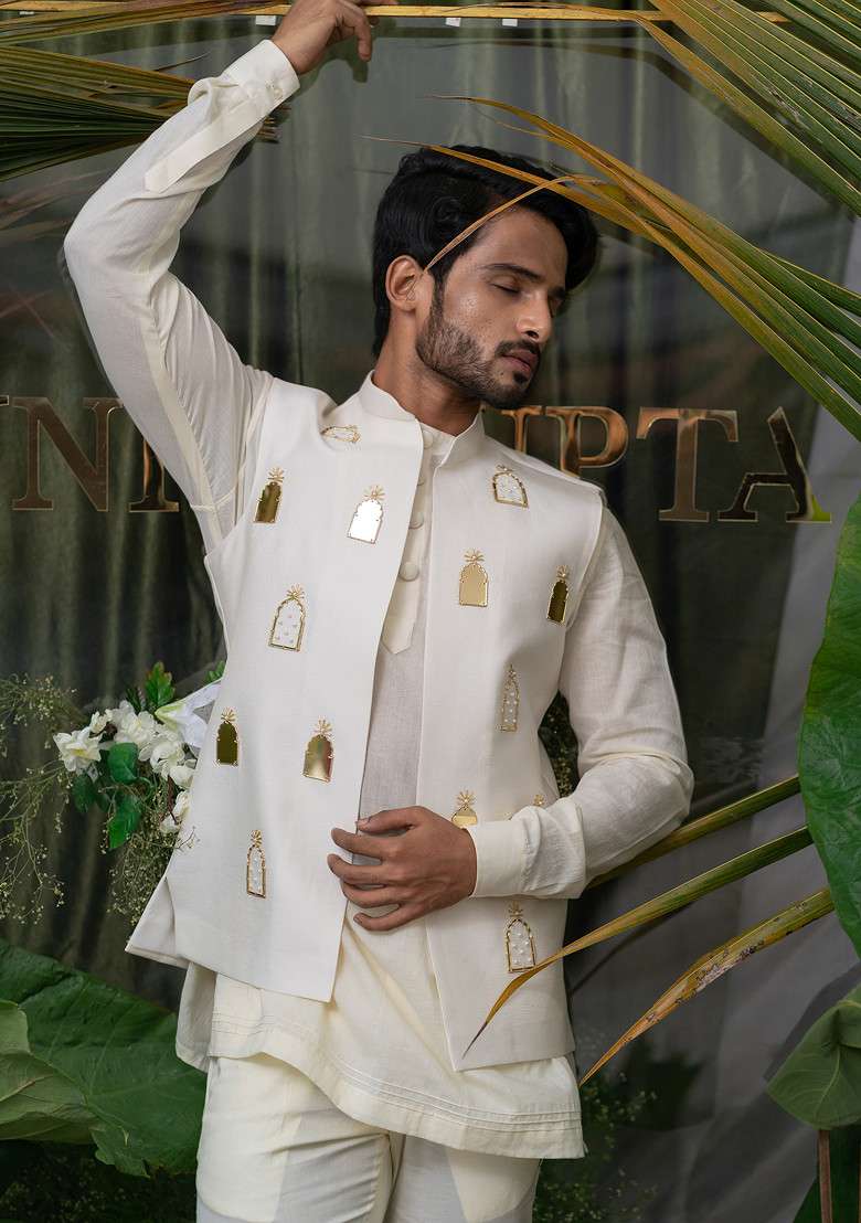 Ivory Khidki Embroidered Bundi Jacket For Men - Indya