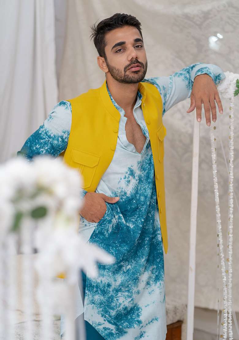 Yellow Cotton Linen Patch Pocket Bundi Jacket For Men - Indya