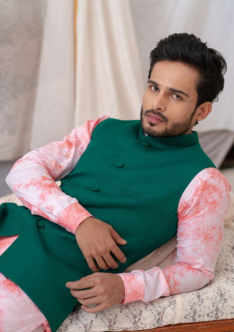 Green Cotton Linen Pintucked Bundi Jacket For Men - Indya