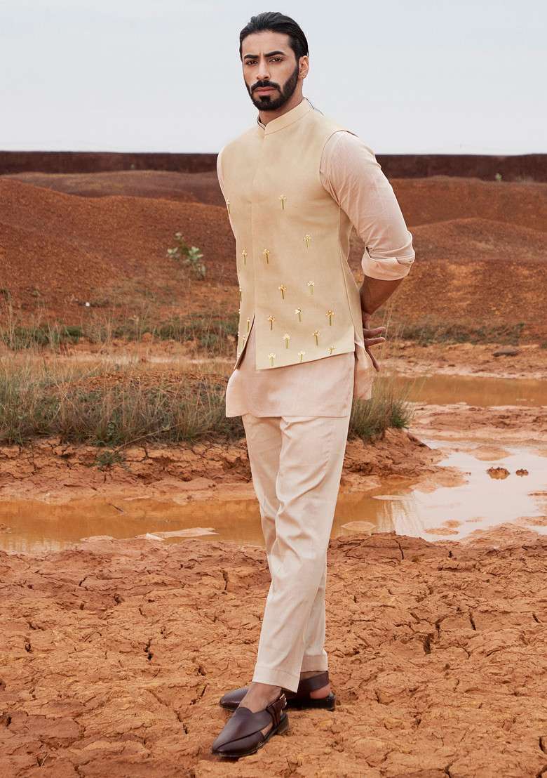 Khaki Cut Pipe Embellished Bundi Jacket For Men - Indya