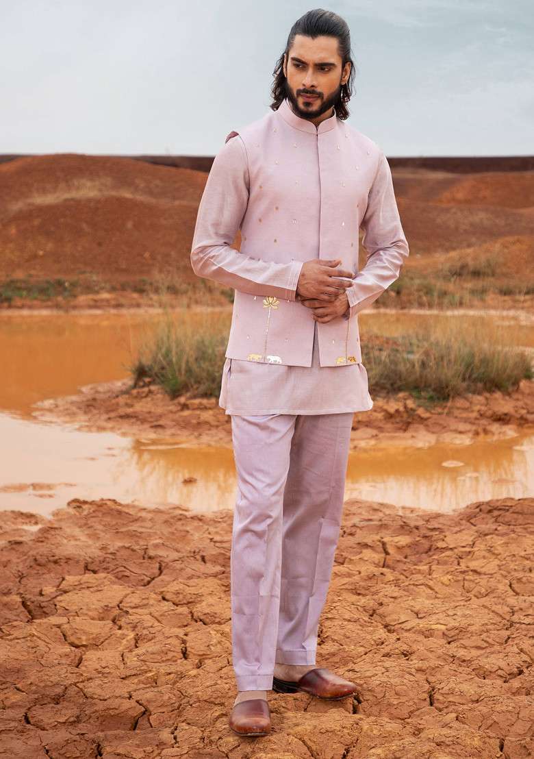Lavender Cut Pipe Embellished Tiger Bundi Jacket For Men - Indya