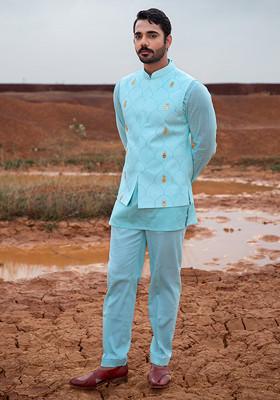 Blue Cut Pipe Embellished Pine Bundi Jacket Set For Men