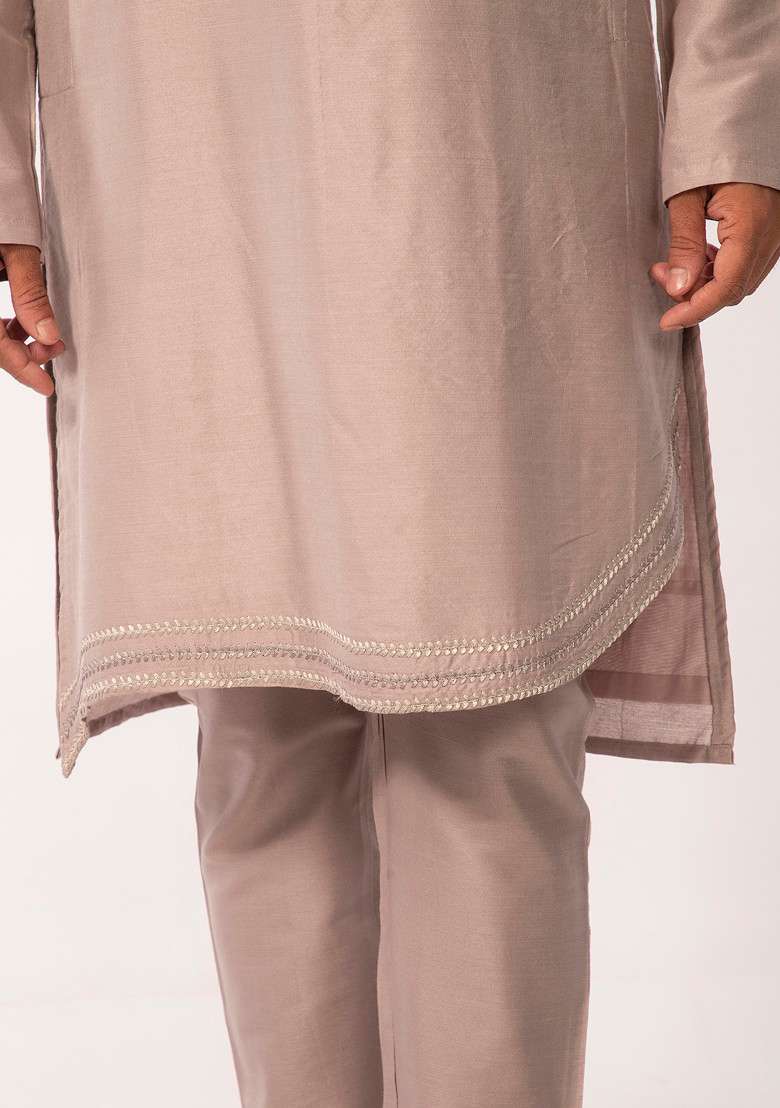 Mauve Embroidered Kurta Set For Men - Indya