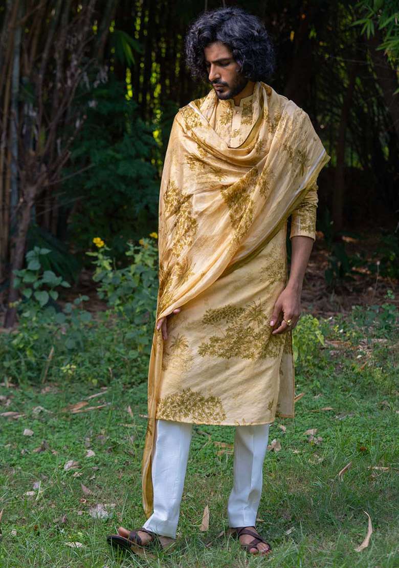 Yellow Sunhaira Vann Digital Print Kurta And Stole For Men - Indya