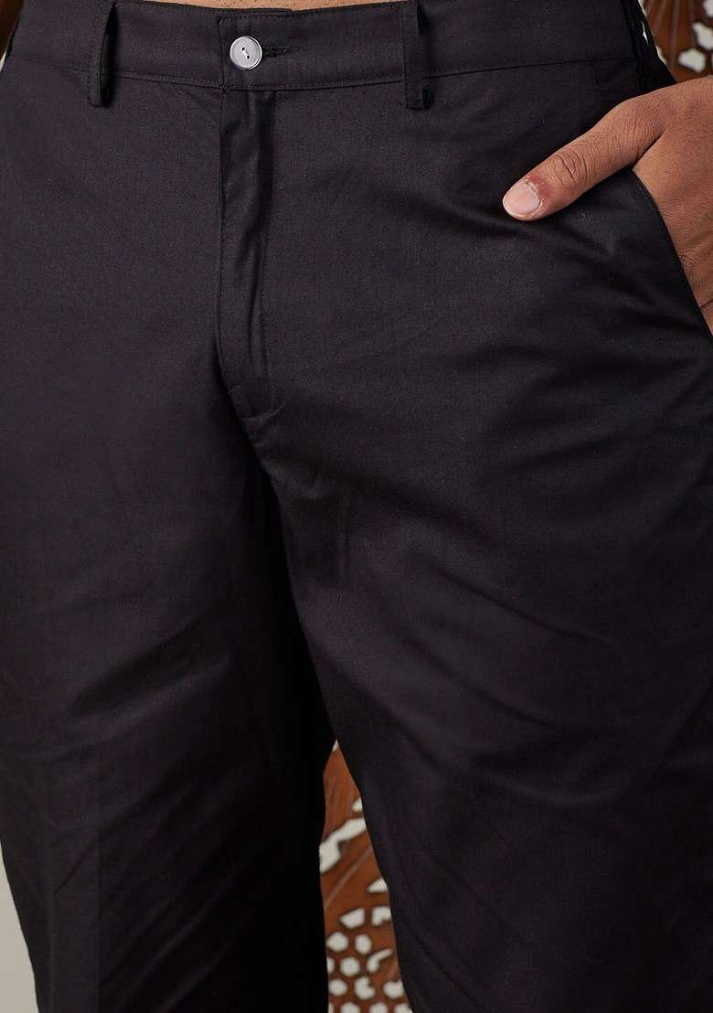 Black Solid Cotton Pyjama For Men - Indya