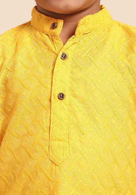Boys Ethnic Motifs Embroidered Pure Cotton Straight Kurta With Pyjamas