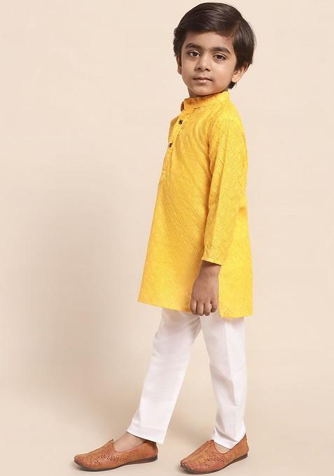 Boys Ethnic Motifs Embroidered Pure Cotton Straight Kurta With Pyjamas