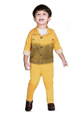 Boys Printed T Shirt With Trousers