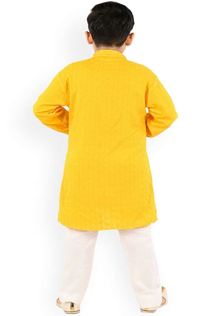 Boys Ethnic Motifs Embroidered Sequinned Mandarin Collar Kurta With Trousers - Indya
