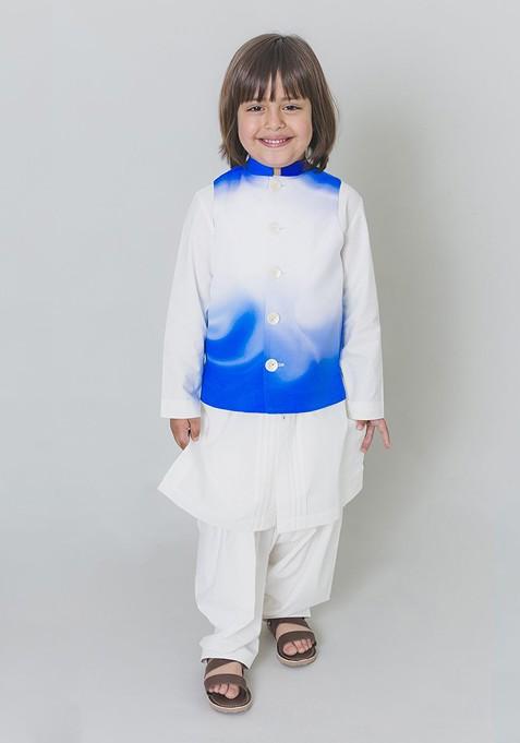 Boys White Solid Kurta Tie And Dye With Pyjamas And Nehru Jacket