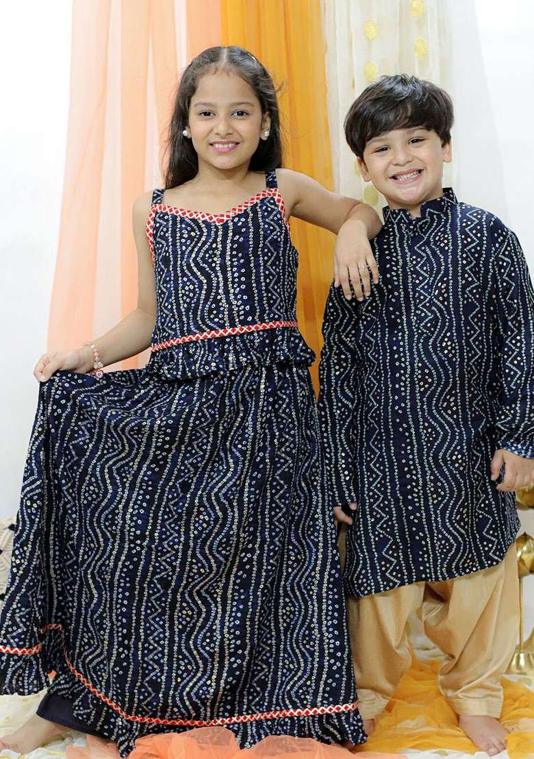 Boys Bandhani Printed Mandarin Collar Kurta With Patiala - Indya